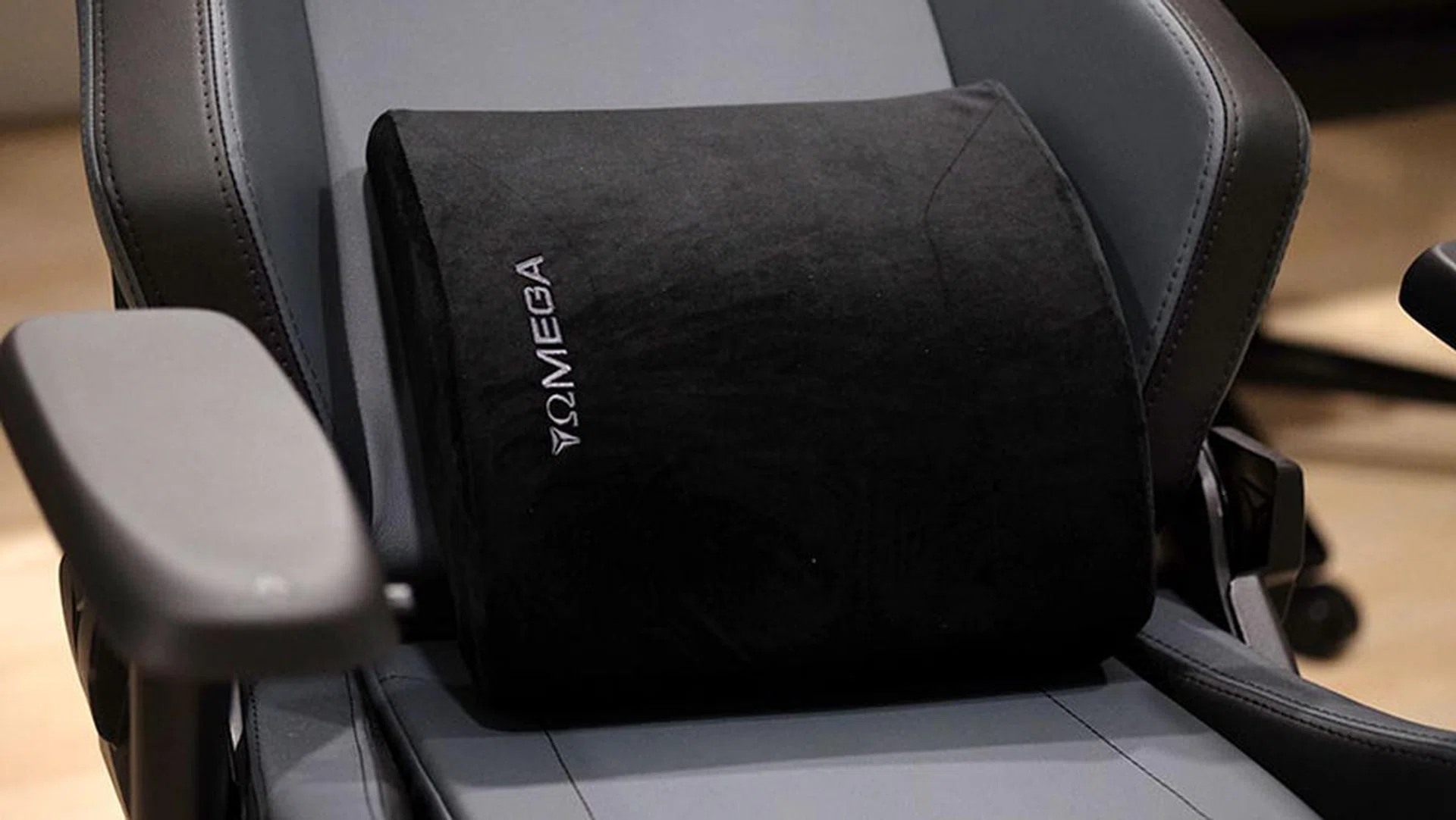 Secretlab Omega 2018 memory foam pillow