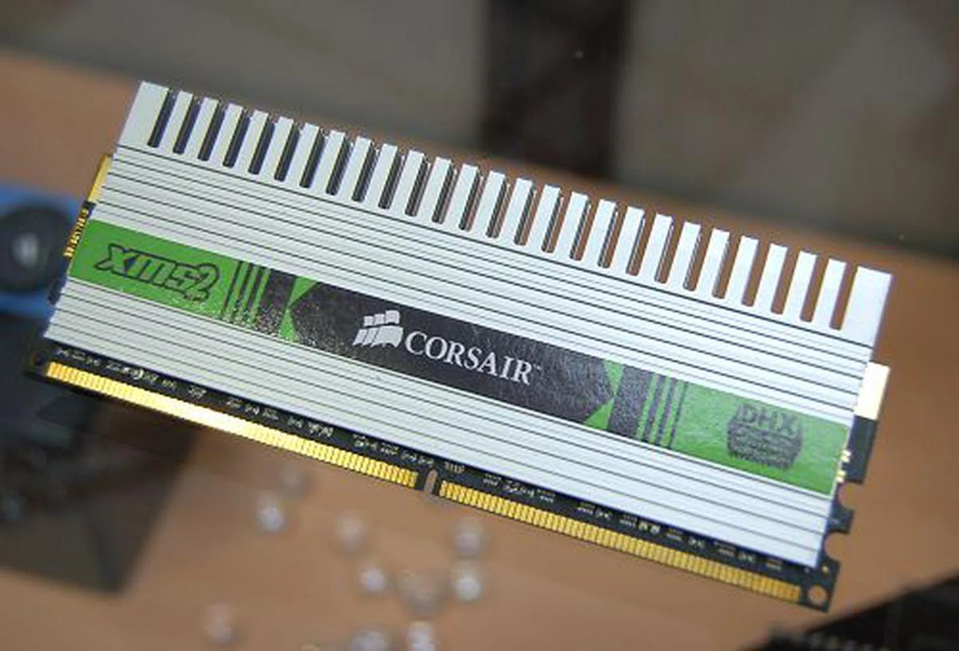  Over to the memory module side of things, this is not the Dominator, but rather the DHX cooling system being adopted into traditional high-speed XMS2 memory like beyond DDR2-800. The Dominator will retain its existing distinctive kick-ass color scheme but will be offered in even more low-latency versions to stay true to its moniker. This is also on the horizon.  