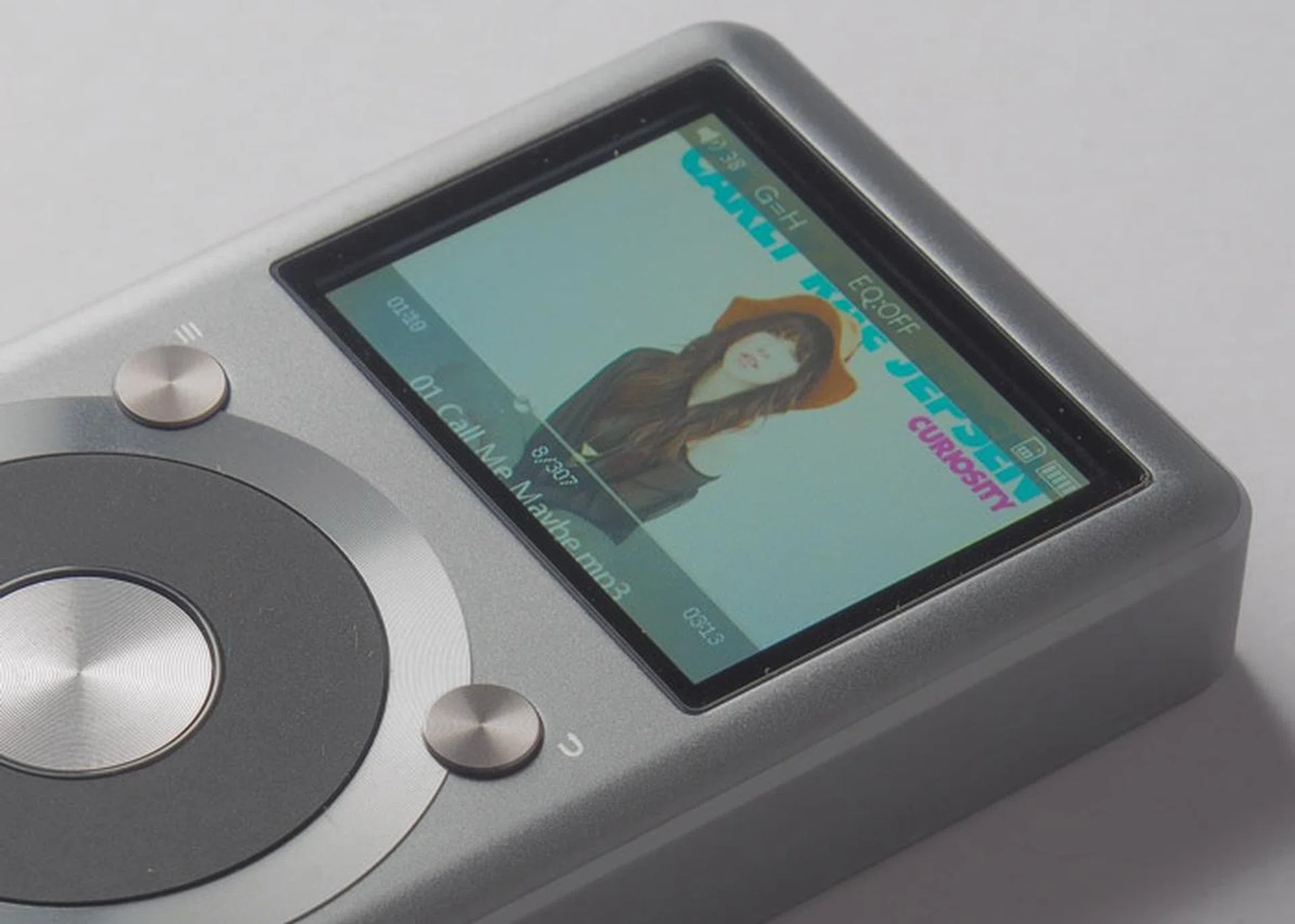 Playing tracks on the FiiO X3 II is a fuss-free experience.