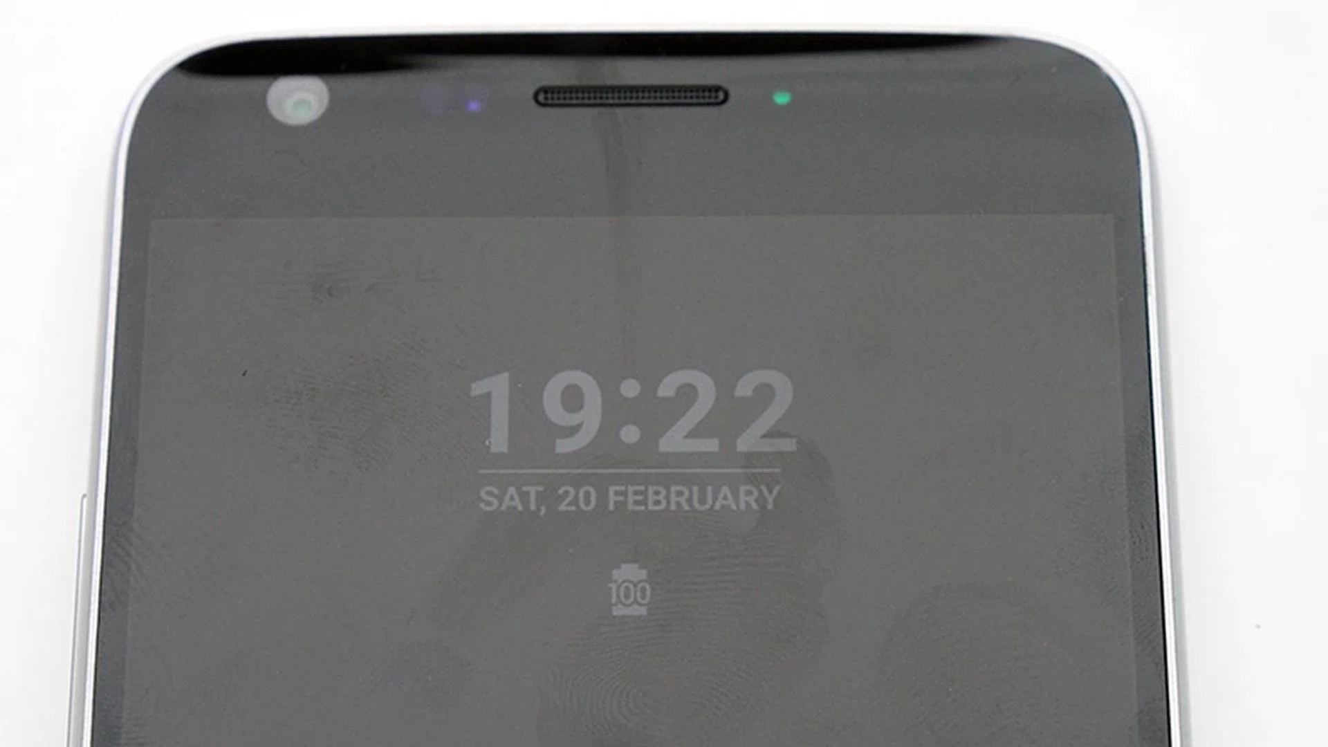 Always-On feature that tells the time.