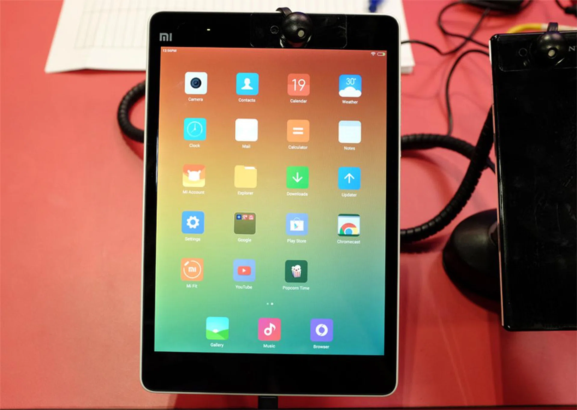 Sign up for any fibre broadband plan with SingTel at the IT Show (starting at $49.90/month) and get a Xiaomi Mi Pad (worth $299) by simply topping up an additional $10/month.