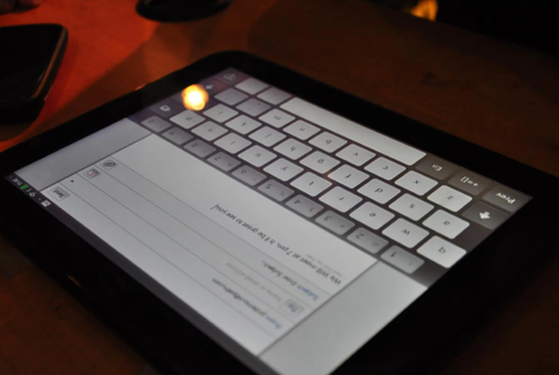With a quick tap at the bottom of the screen, users can toggle between different sizes of keyboards for different purposes - say emailing or typing up an essay would require a bigger keyboard for better accuracy.