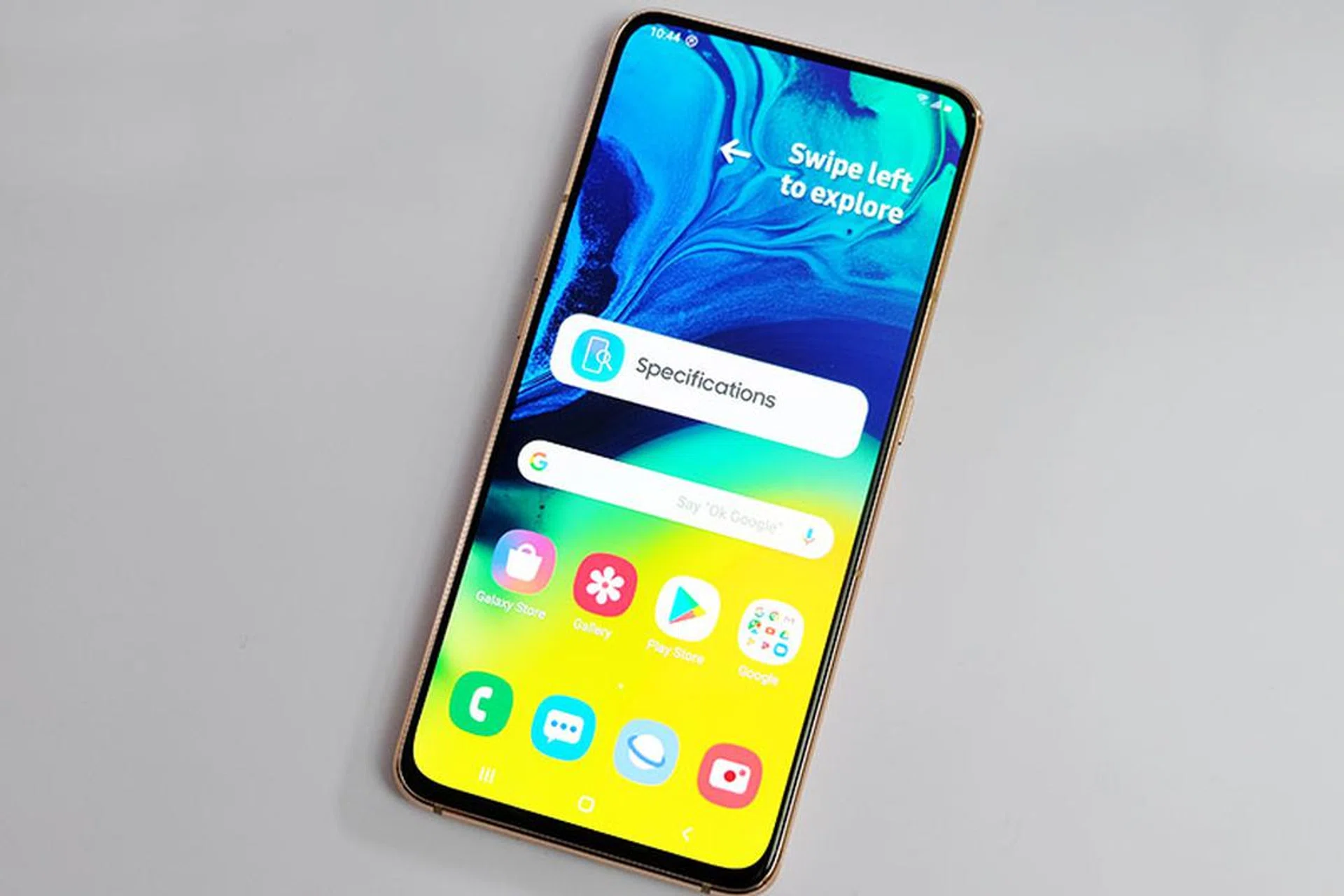 Look ma, no notches, and no punch-hole displays!