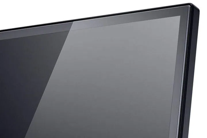 Not to be outdone, the S2340L and S2240L feature super-thin borders.