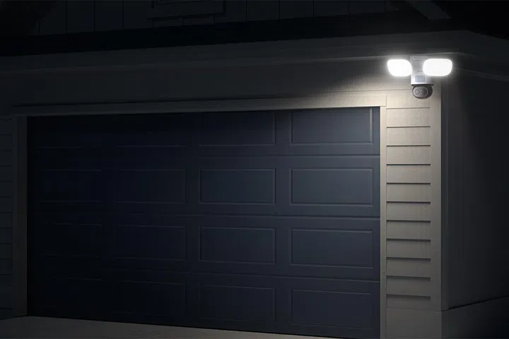 The TrackFlex’s floodlights, capable of 3000 Lumens, can light a range of up to 40 feet (12m), according to Reolink.