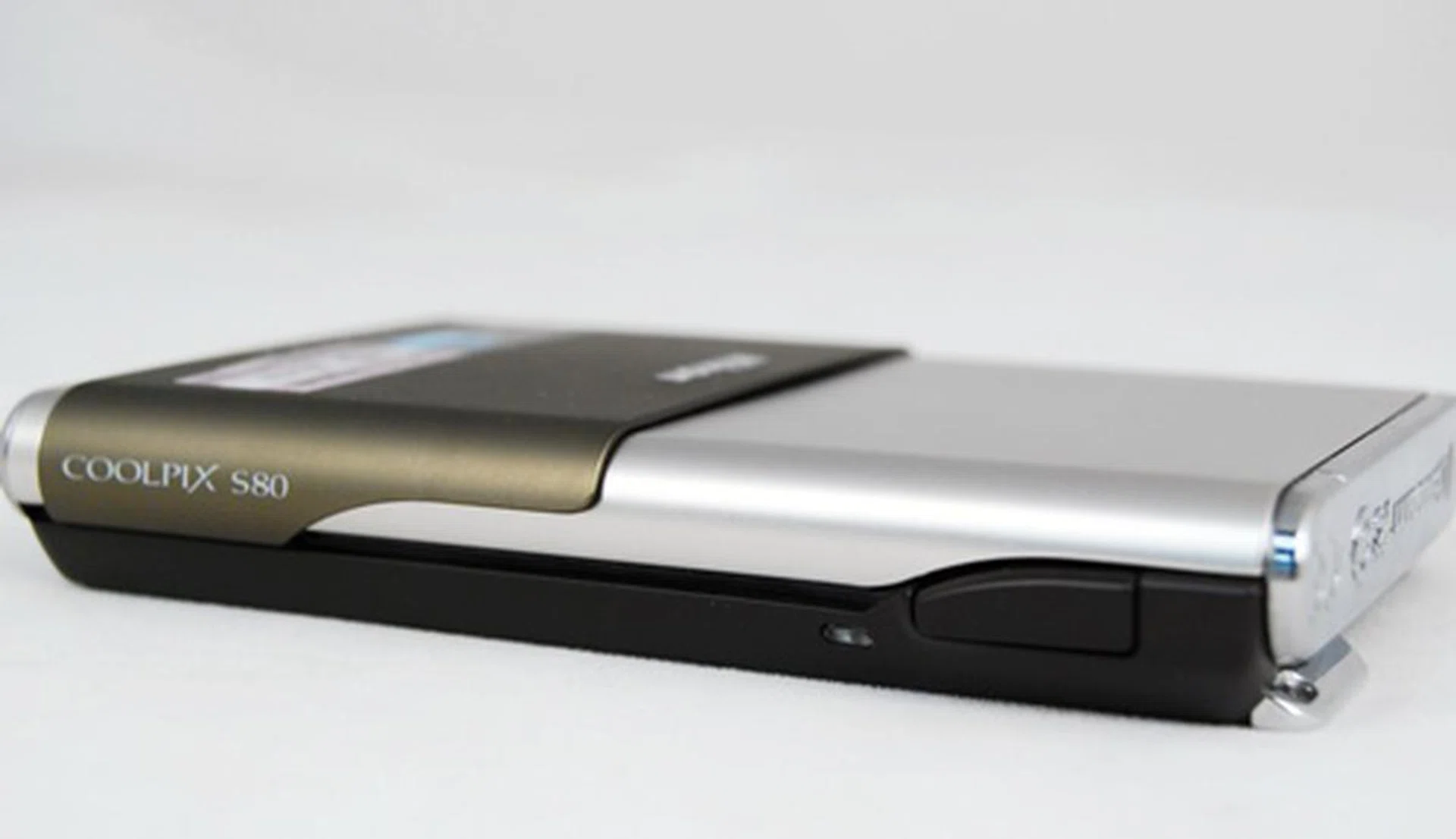 Slim and stylish, though not the easiest to use due to the touchscreen.