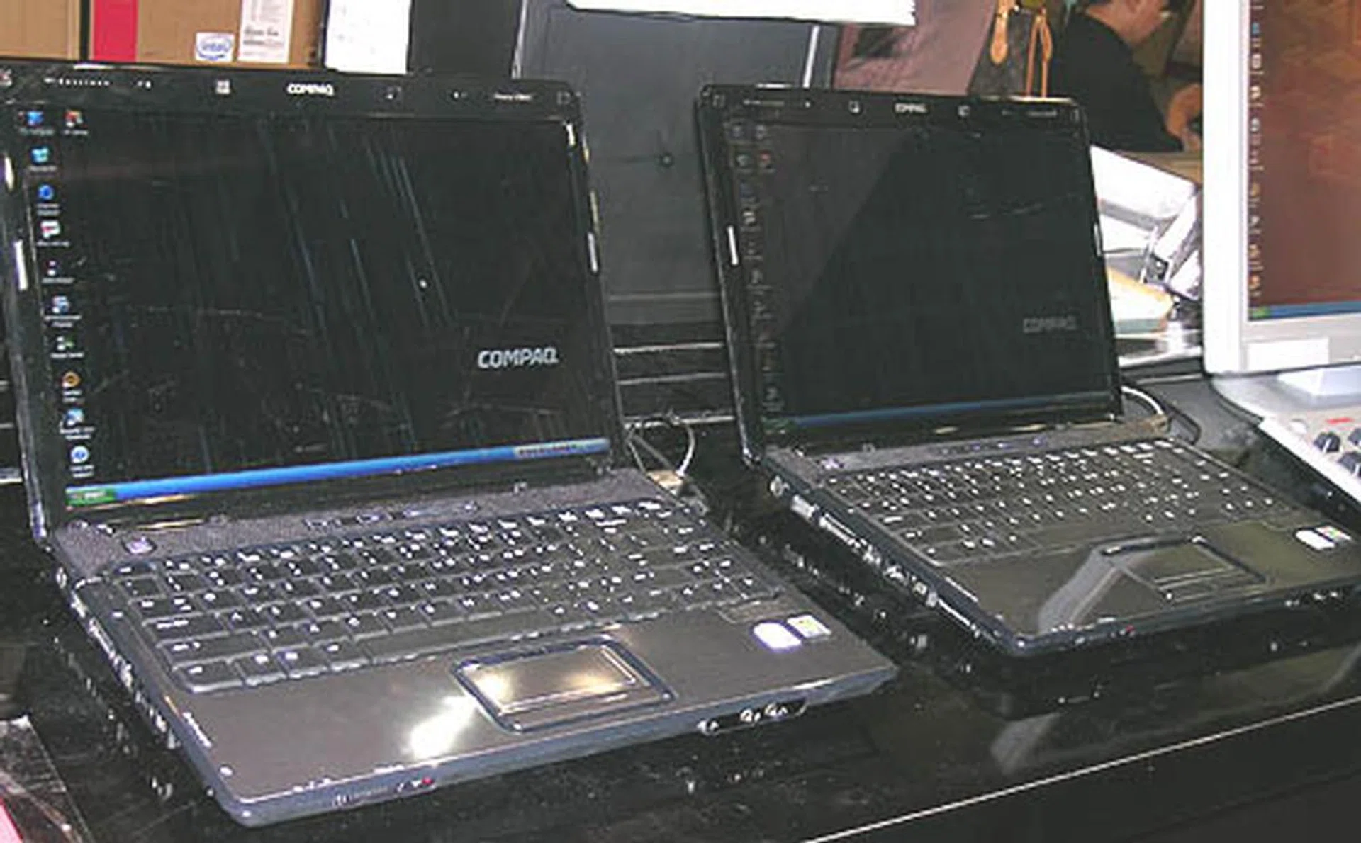 Core 2 Duo notebooks are the rage now and Compaq has a few models to offer you. The basic aesthetic design is the same for almost all the models, encased in shiny black. One of their offers at Sitex includes the Presario V3132TU, which has a Core 2 Duo T5500 processor, with system RAM upgradeable for another $100. The cost - $1799.