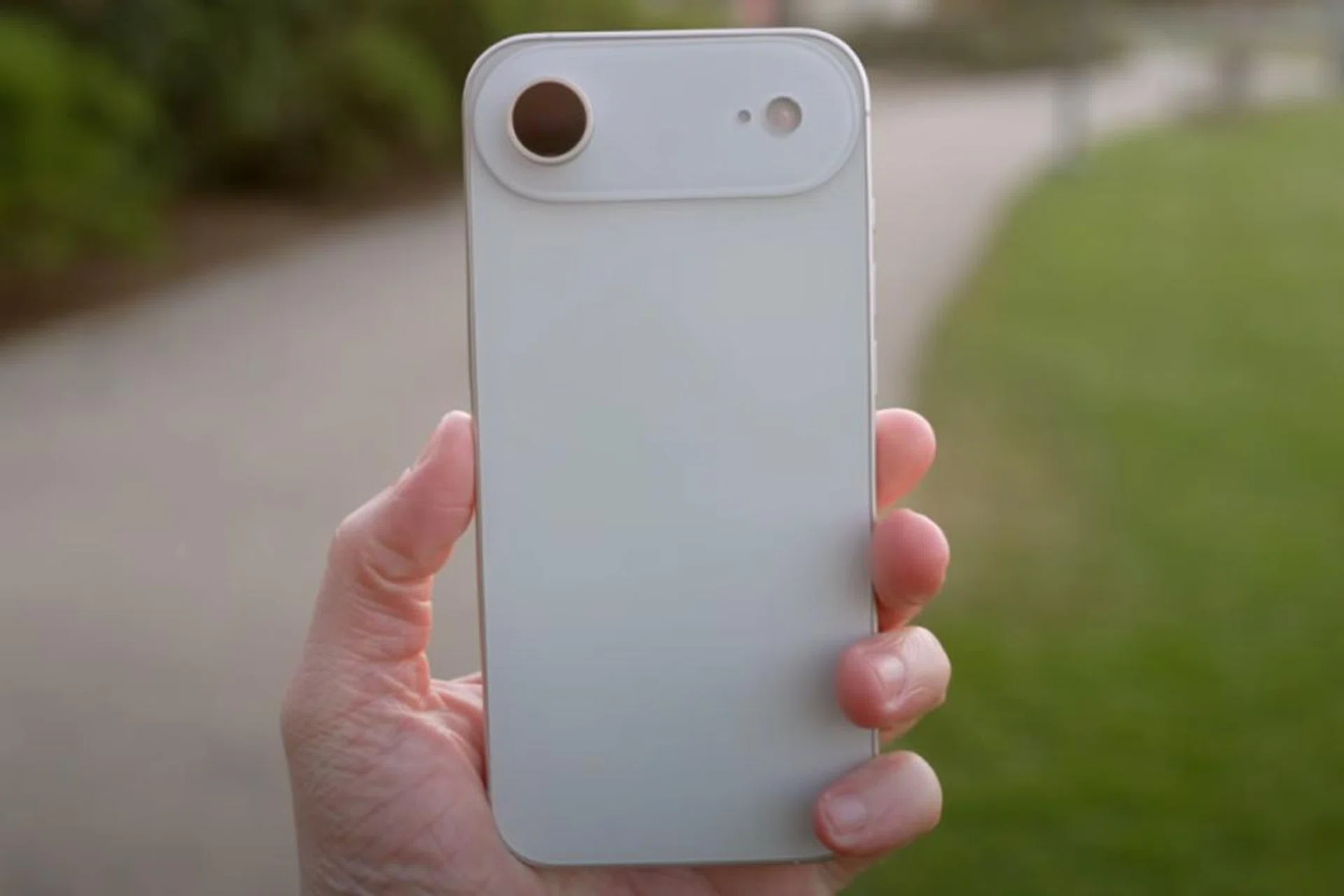 Apple might launch an ultra-slim iPhone 19 model in 2027. Pictured here is a purported iPhone 17 Air dummy unit. Photo: @AppleTrack