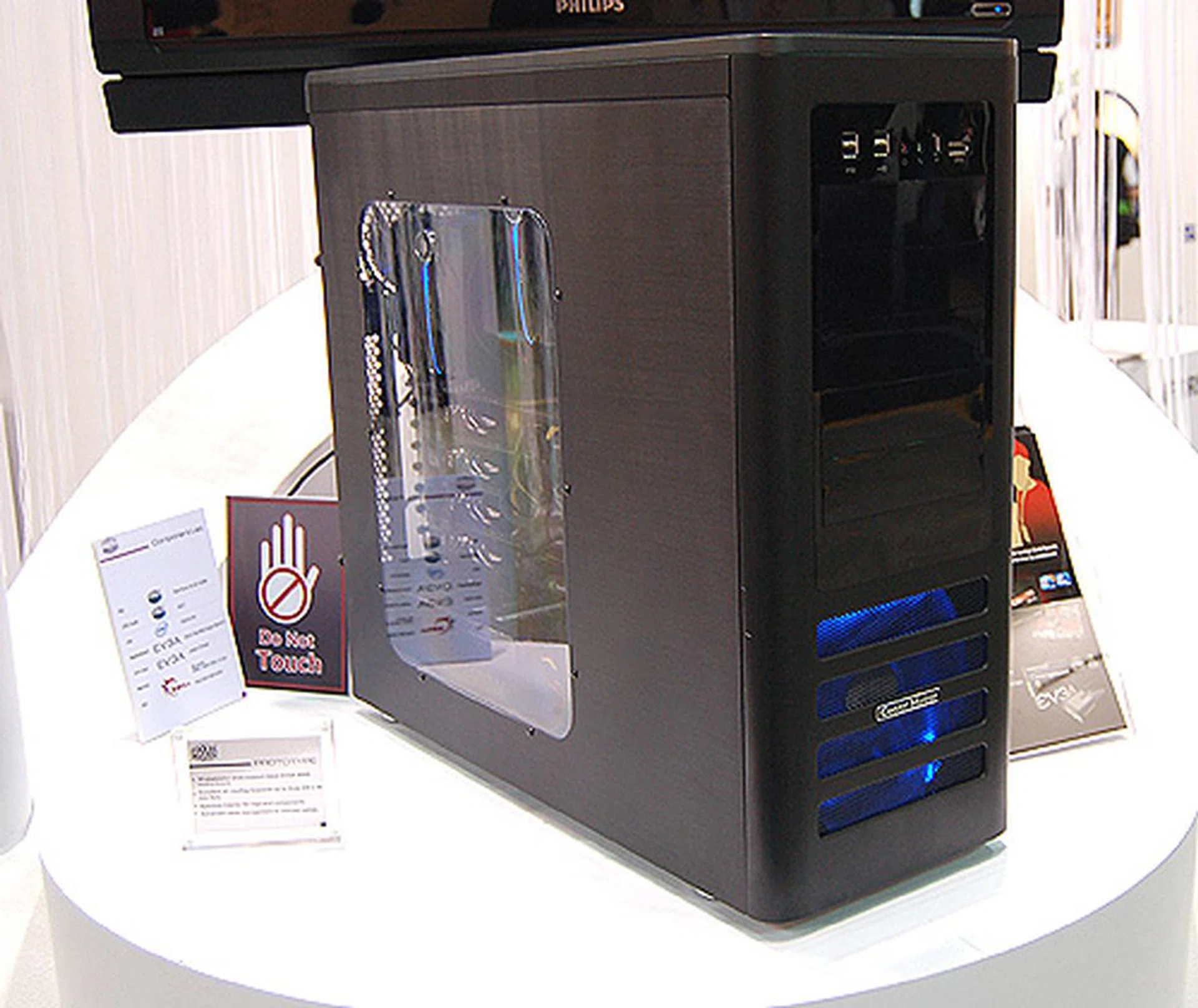 Dominating the booth was this prototype casing that features a whopping 10 expansion slots. Clearly one for high-end components.
