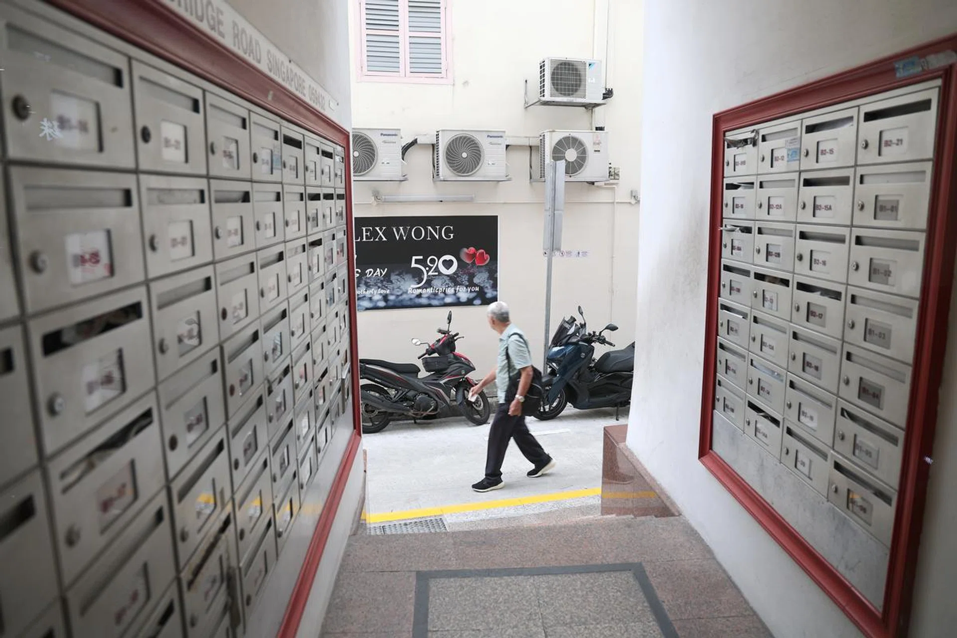 24mm at f/4, 1/50s, ISO 100. Photo: HWZ (Click to see full image in full resolution)