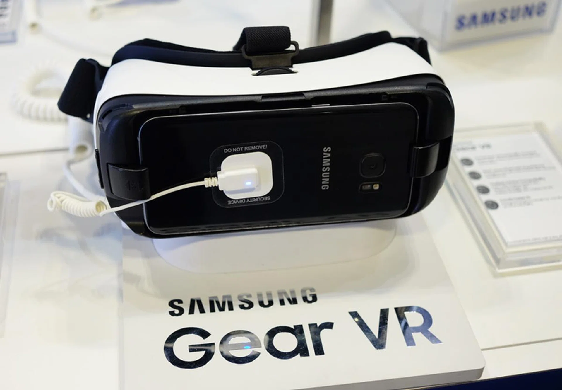 Experience content like never before with Samsung's immersive virtual reality Gear VR headset. Available at CEE for just S$148.