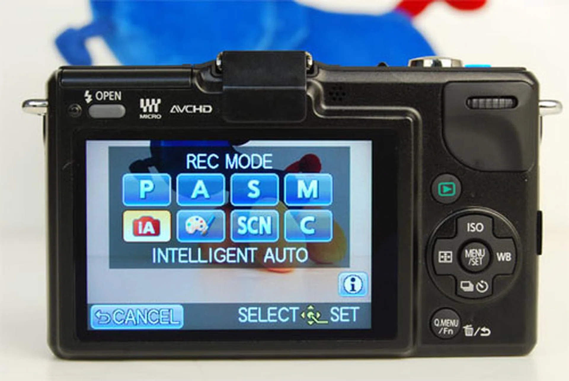 Switch modes using the d-pad or the touch of a finger. This screen replaces the physical Mode dial.
