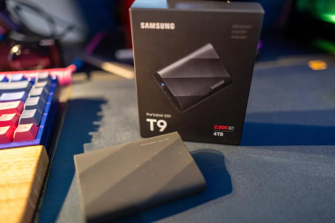 SSD Portable T9 1TB　2000MB/s Samsung