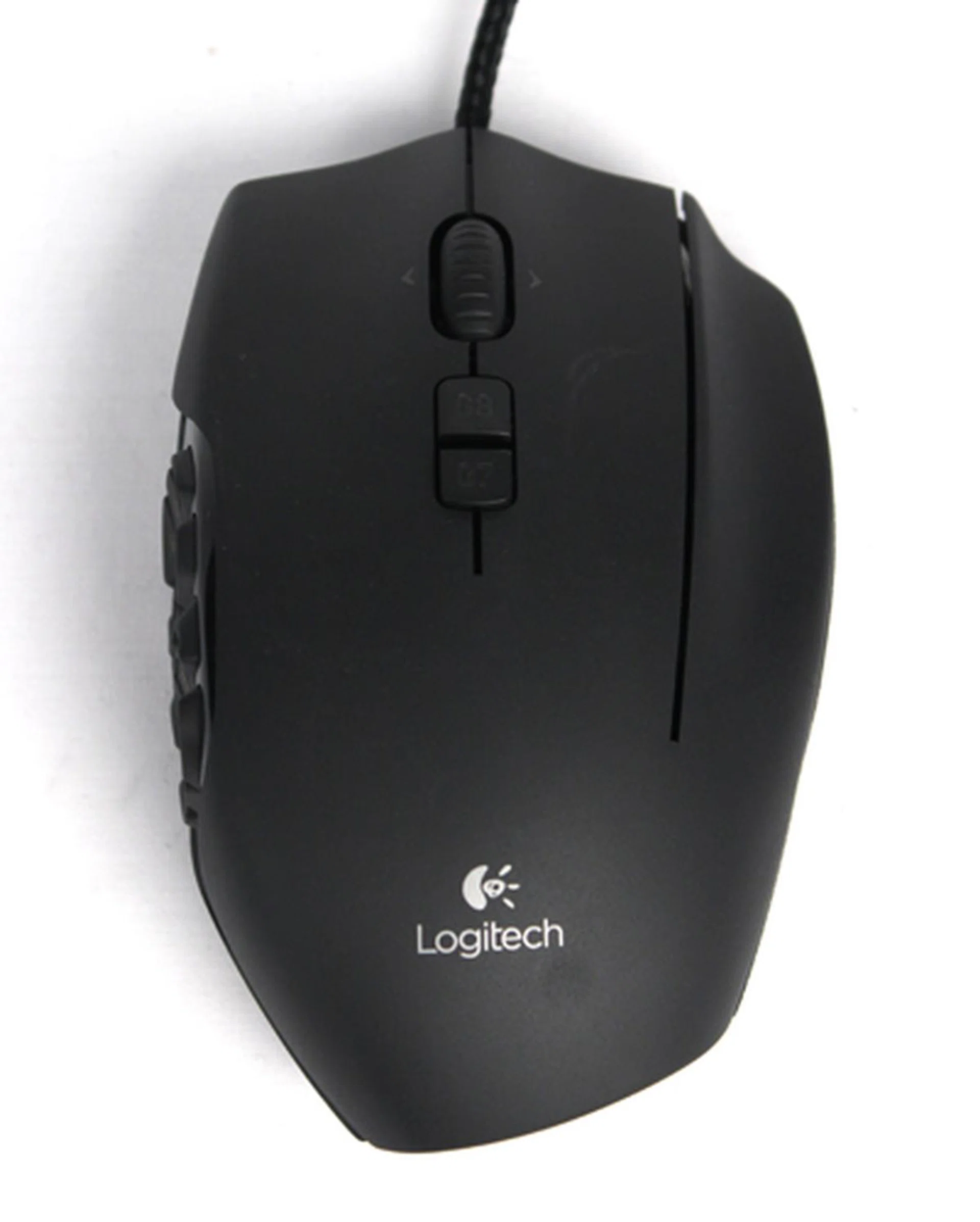 The G600 adds a third click button on the right side of the mouse, making it one of the widest mice we've seen - but not as wide as a trackball mouse.