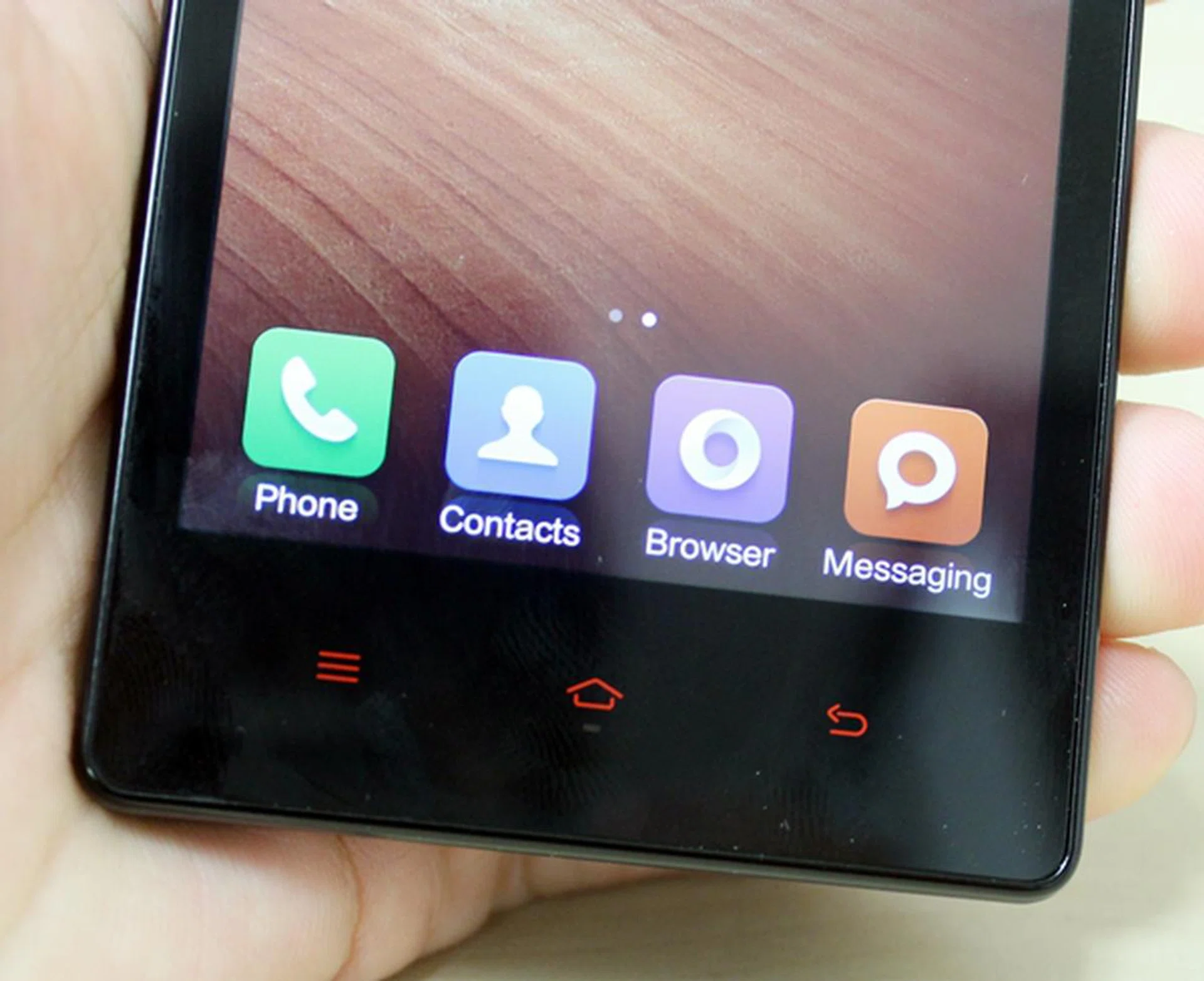 Aside from the lack of backlighting for the buttons, left-handed users should take note that the Back button is on the right.