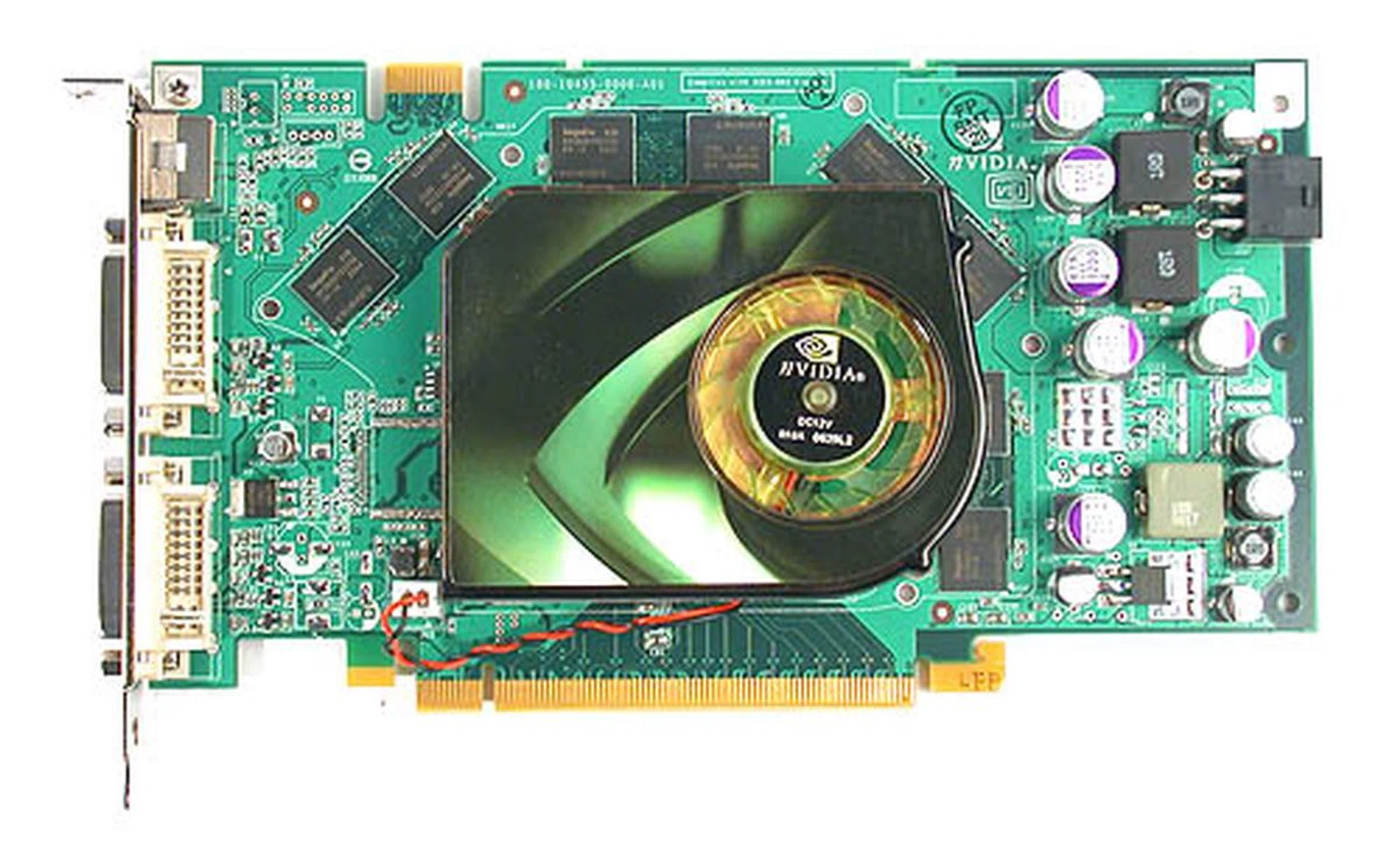 NVIDIA has decided to diversify its GeForce 7900 GT by splitting it into the GeForce 7950 GT and the GeForce 7900 GS. Here then is the GeForce 7900 GS, looking much like a clone of the GeForce 7900 GT.