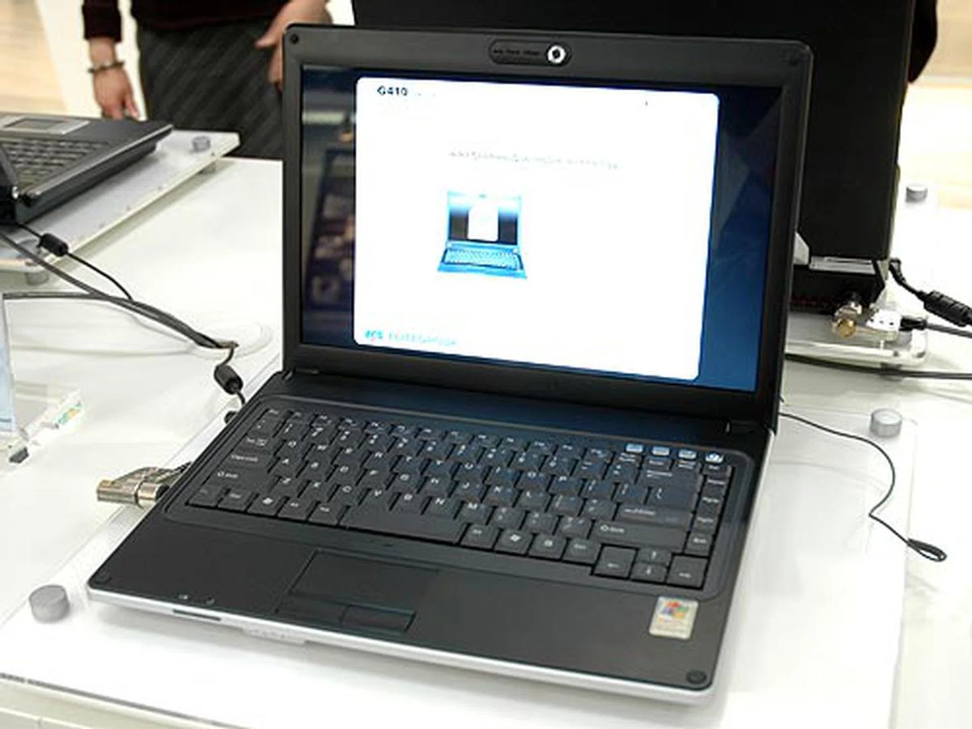 The G410 is an entertainment notebook based on Intel's latest Napa platform. It comes with a 14.1-inch WXGA screen, integrated graphics embedded within the Intel 945GM chipset, Gigabit Ethernet LAN, Intel PRO/Wireless 3945ABG, 4-in-1 card reader and a TV Tuner.