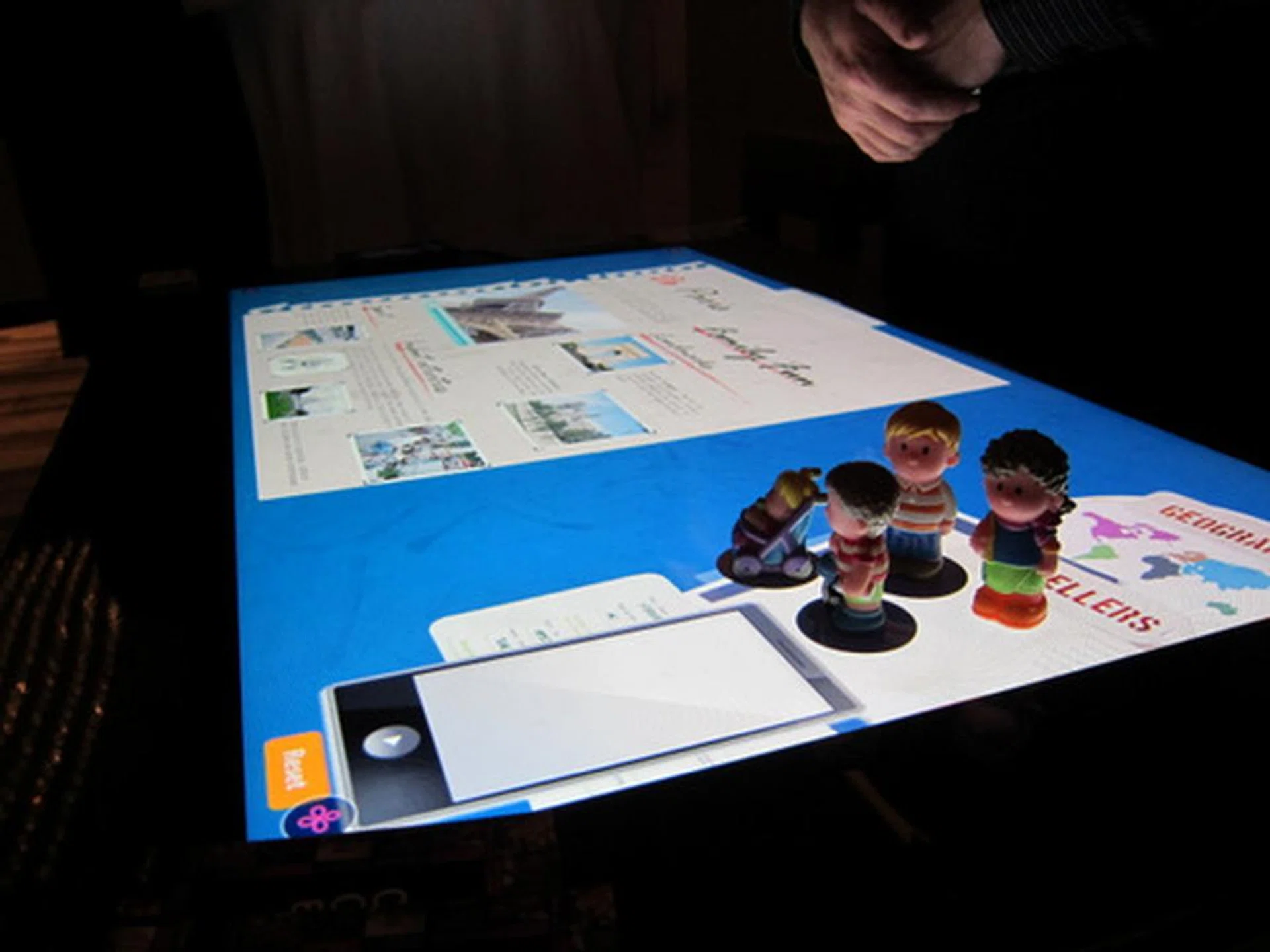 IR sensors detects shapes as well as tags, and in this case, tags were printed on the bottom of the figurines which interact with the Surface 2.0 application. 