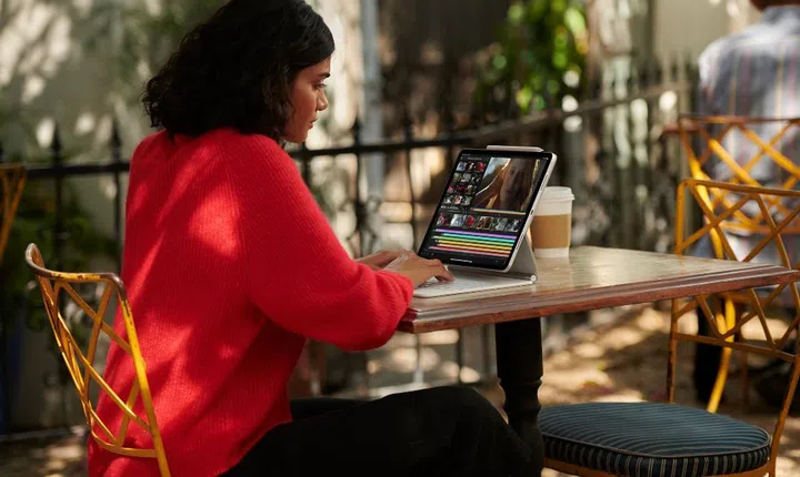 5G will give users greater download speeds. (Image source: Apple)