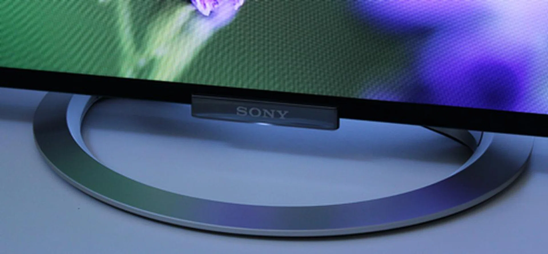 The Monolithic design philosophy of previous Bravia models has been replaced with the Sense of Quartz ethos most clearly evident in the new circular stand for the TVs.