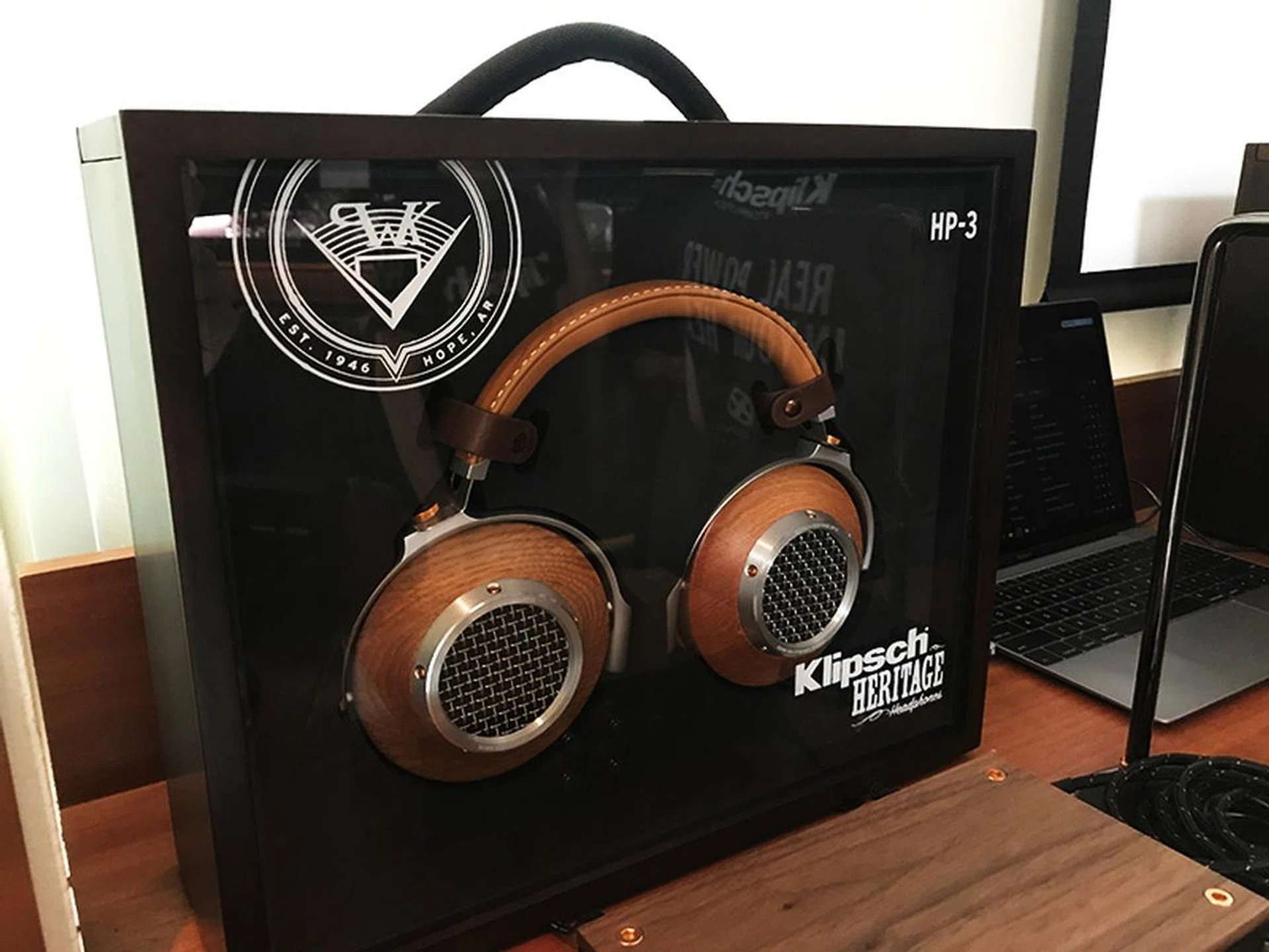 The HP-3 comes in a very solid case. 