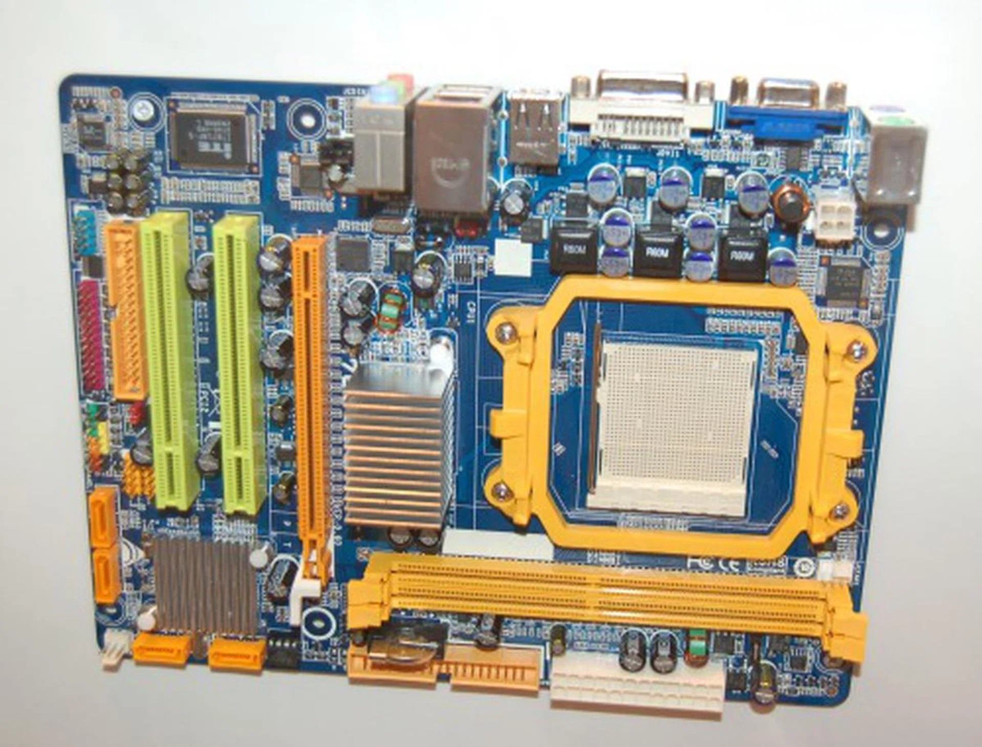  Need something better than an AMD 740G board but not quite as powerful as the AMD 780G? We're not quite certain if such a fine segmentation is needed, but that's where AMD's 760G chipset comes to fill in the patch and Biostar has this A760GB M2+ microATX motherboard. The Southbridge is an updated SB700, the SB710.  
