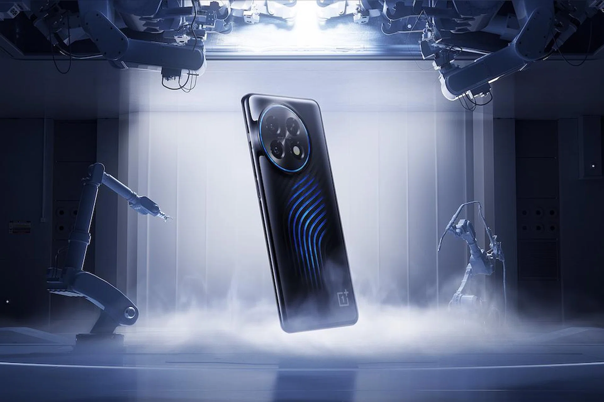 OnePlus shows off its new liquid cooling concept at MWC 2023. (Image: OnePlus video screenshot),