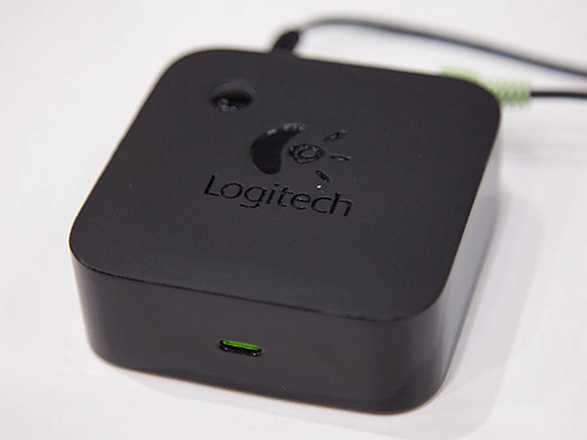 The new Logitech Wireless Speaker Adapter based on the new Intel WiDi 2.0 technology. With this box, you can stream uncompressed music wirelessly to speakers connected to this adapter.