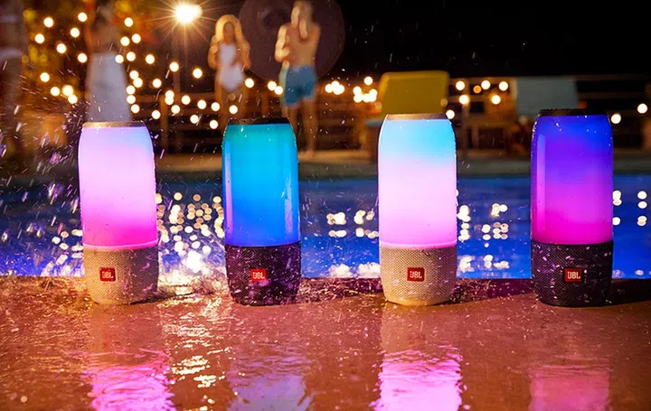 the Pulse 3 is available in a choice of Black or White. 