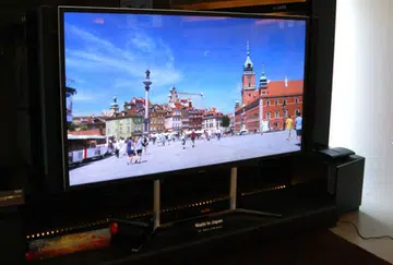 It's not wrong to regard the X9000 as an art piece. Featuring the best of Sony's designs and engineering precision, can this UHD TV eclipse its South Korean competitor?  