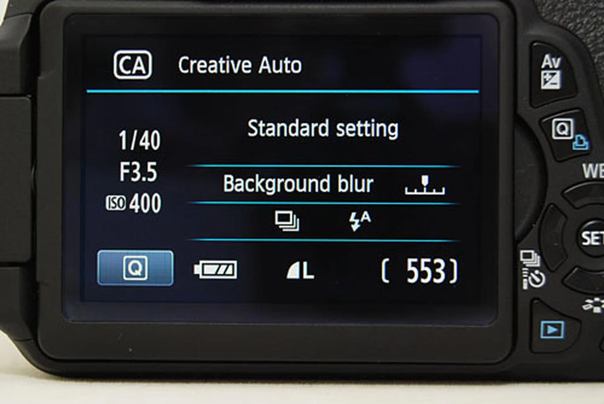 The new Creative Auto mode makes it easy to modify the look of your image by letting you choose from different ambient settings and degrees of background blur.