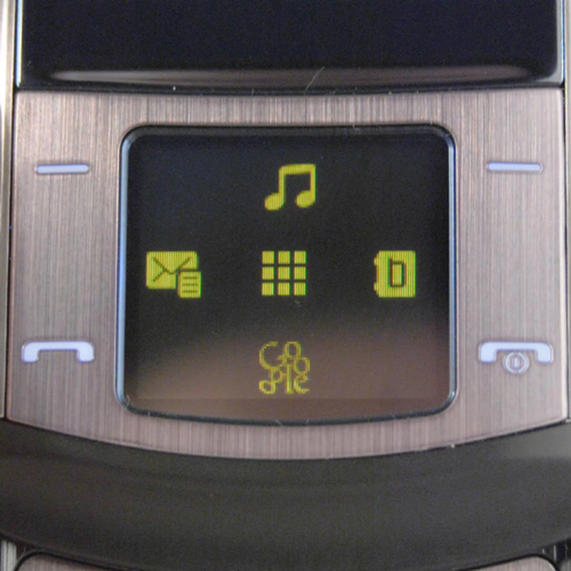 Showcasing the Magical Touch by DaCP, we have the main shortcut keys as displayed on the home screen, which can be switched within the Phone Settings.
