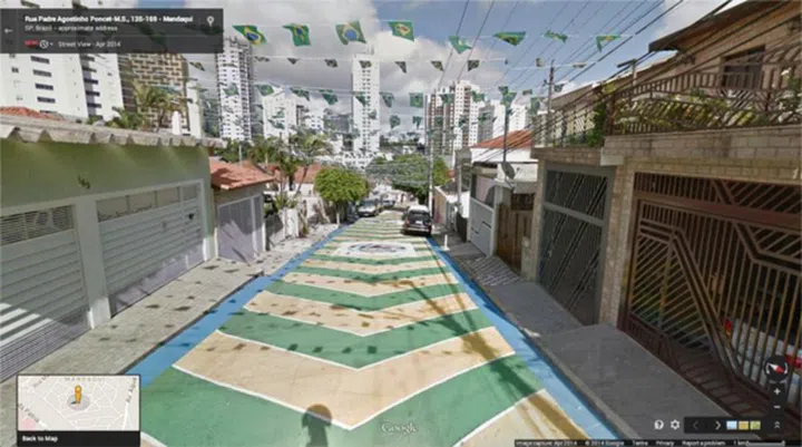 Rua Padre Agostinho Poncet, São Paulo, Brazil.