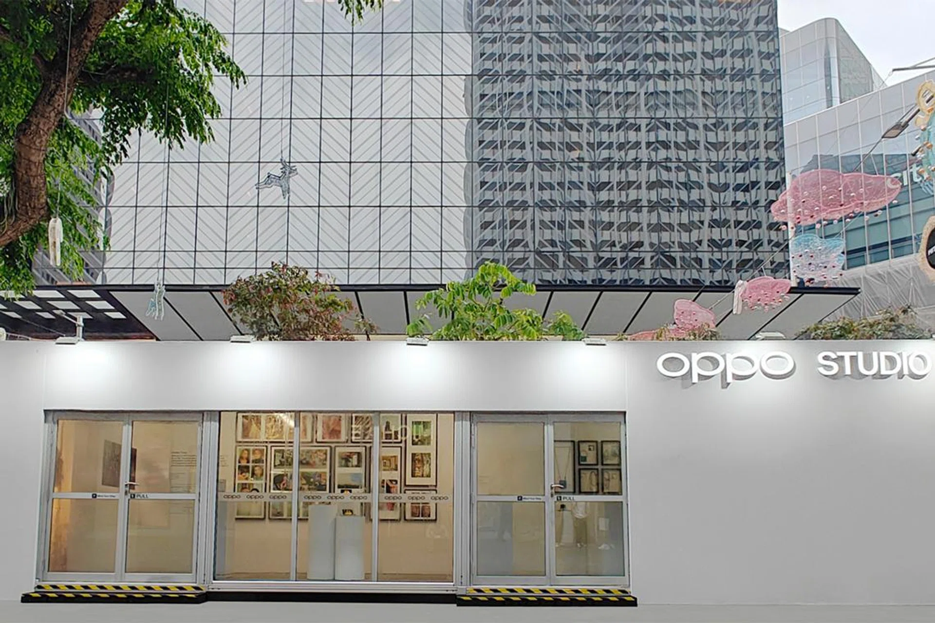 OPPO STUDIO POP-UP along Orchard Road.