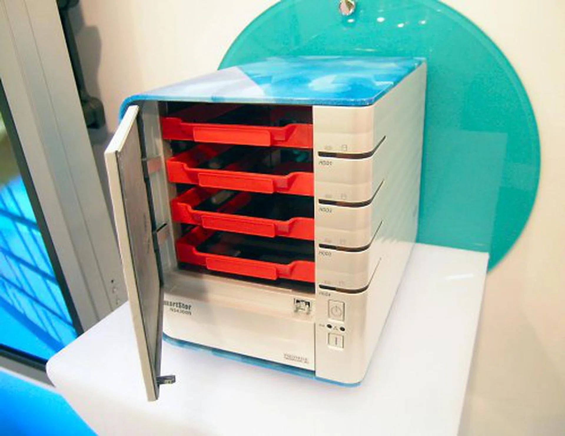  The Promise SmartStor NS4300N is a consumer oriented 4-bay HDD NAS device with RAID 5 as well as native dlna support. This means that you can bypass the PC streaming to dlna enabled equipment like TVs. This is Promise's focus for the SmartStor even though it also has comprehensive SOHO and SMB features like NAS to NAS replication and snapshot backups.  