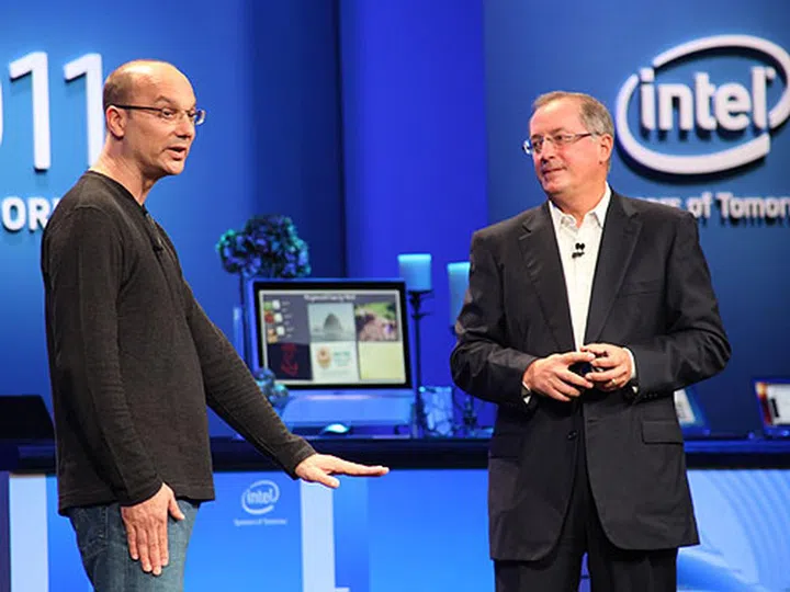 Andy Rubin, Senior Vice President of Mobile at Google (left) and Paul Otellini, Intel President and CEO at the joint announcement this morning at IDF 2011.