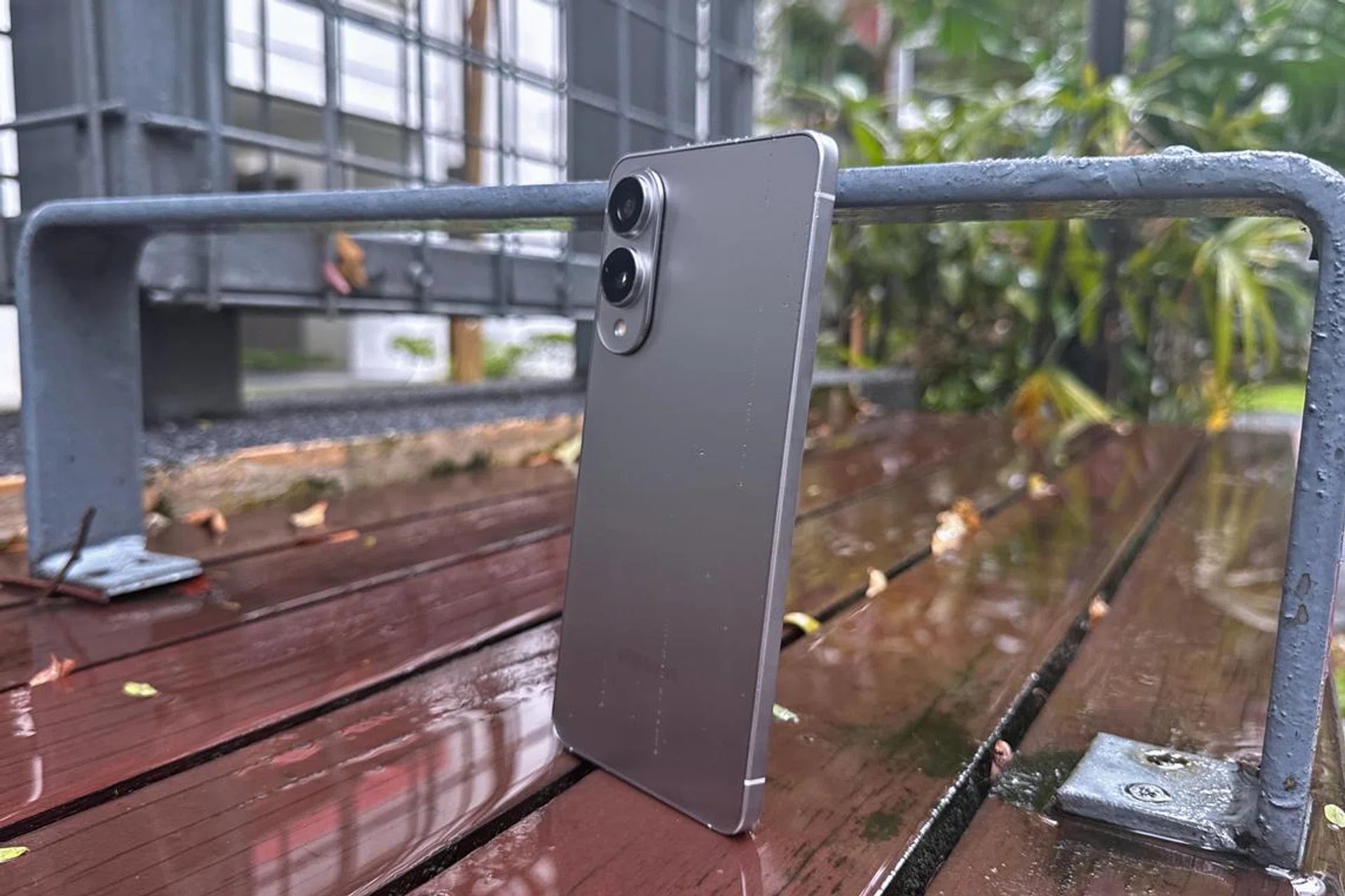 Samsung Galaxy S25 Edge.