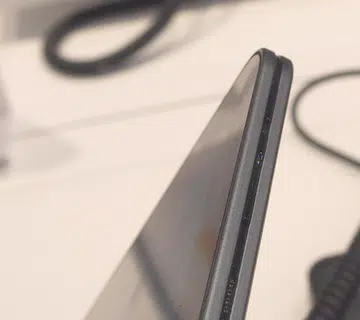 Now that's one very thin notebook at 7.7mm thick.