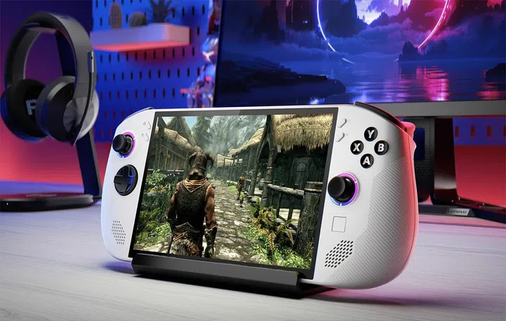 The new Legion Go S gaming handheld in Glacier White. (Image source: Lenovo)