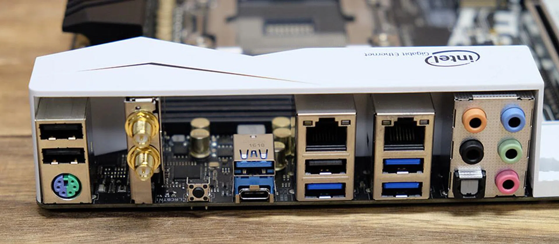 ASRock X99 Taichi rear I/O