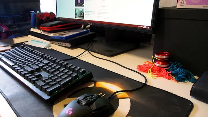 The same setup at an intimate angle.