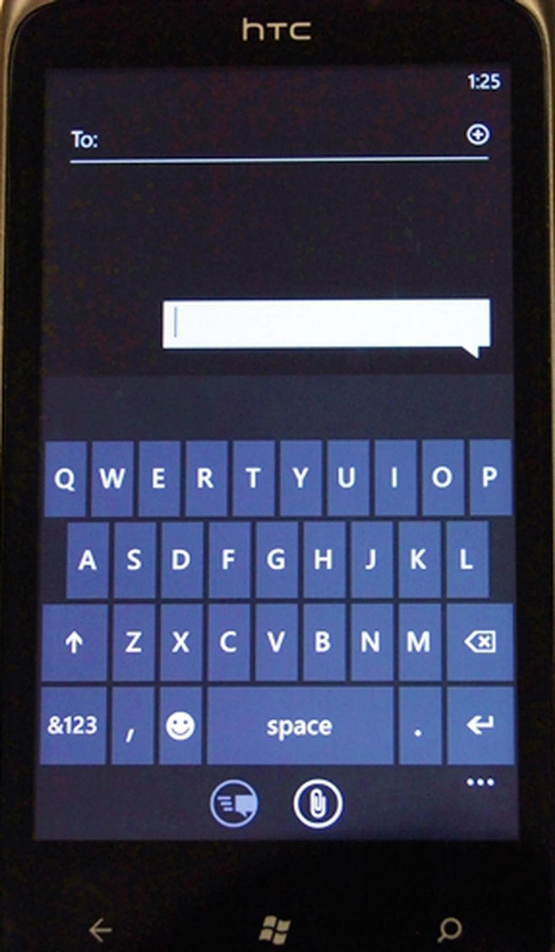The trademark thread message format makes an appearance on the Windows Phone 7.