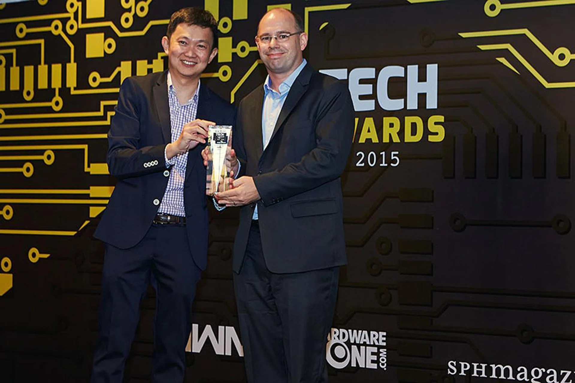 Singtel is the winner of two Readers' Choice awards: Best Telco (Singapore) and Best Fiber Broadband Service (Singapore). Accepting the awards on behalf of the company is Mr. Johan Buse, Singtel's VP for Mobile Marketing.