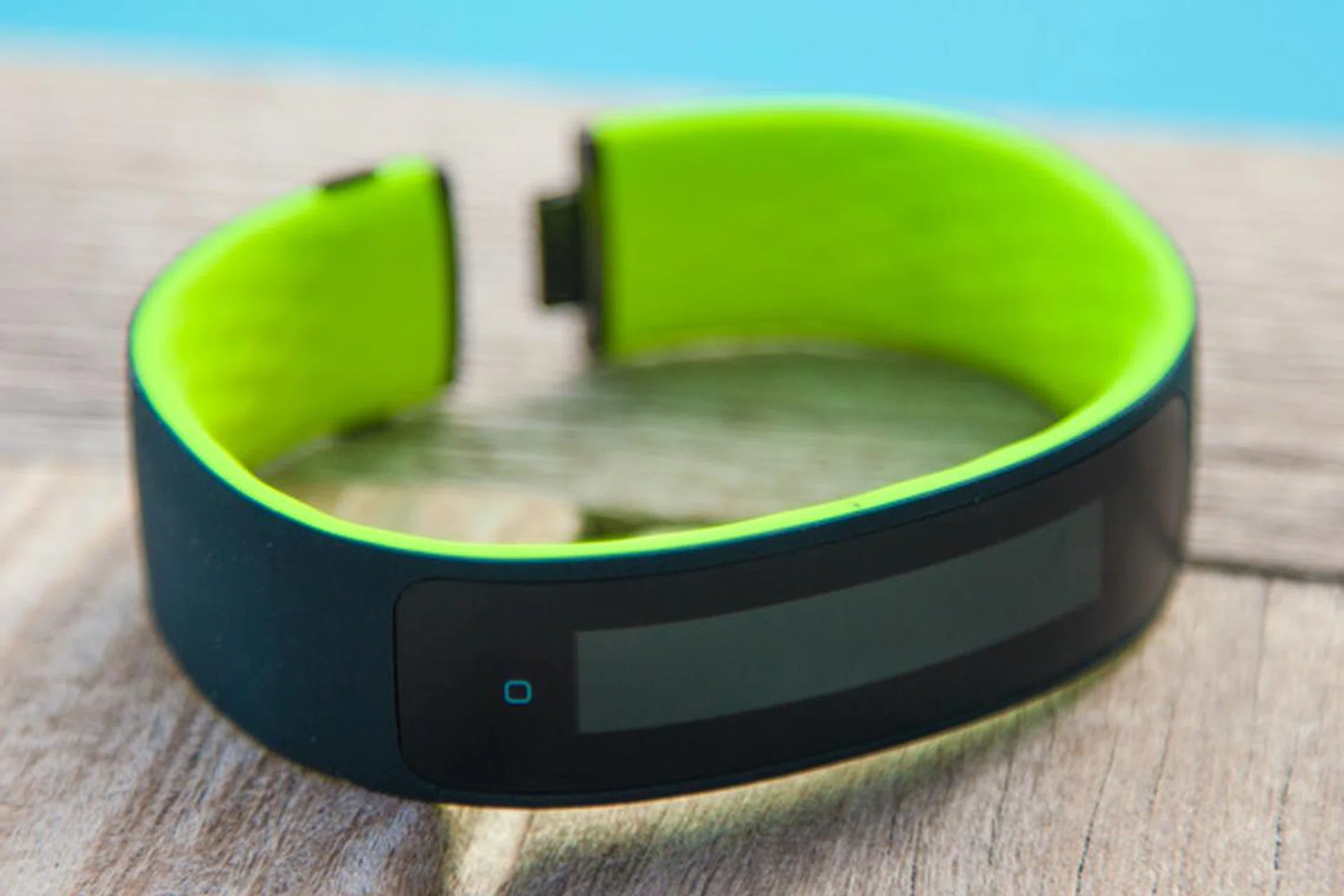 The new HTC grip wearable fitness band