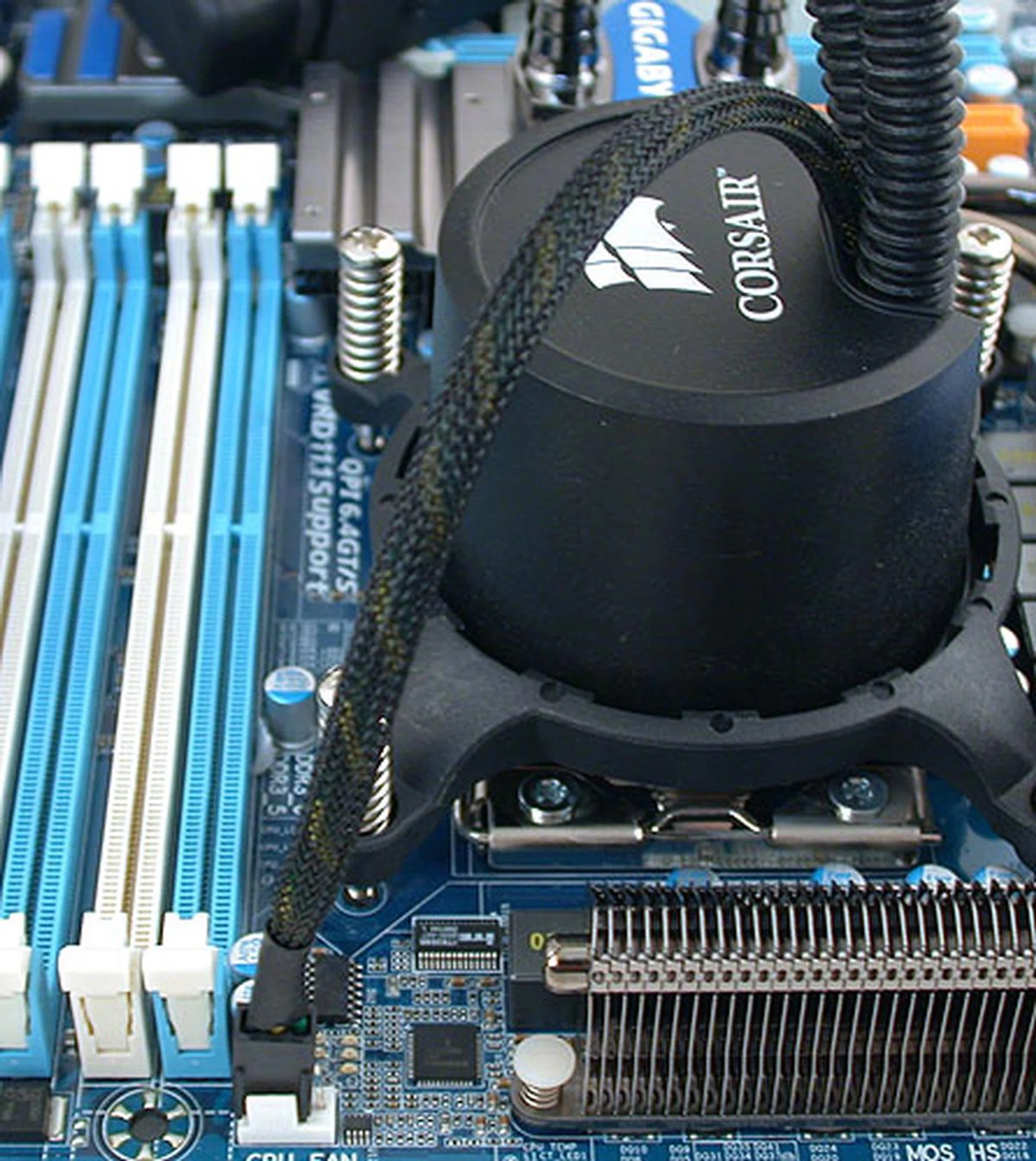 Don't forget to attach the power cable for the pump to the motherboard like any CPU cooler fan. Corsair could have made this a longer cable. 