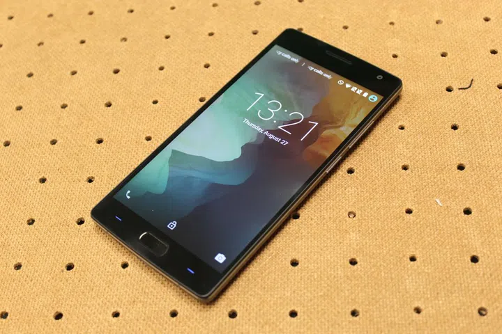 The OnePlus 2.