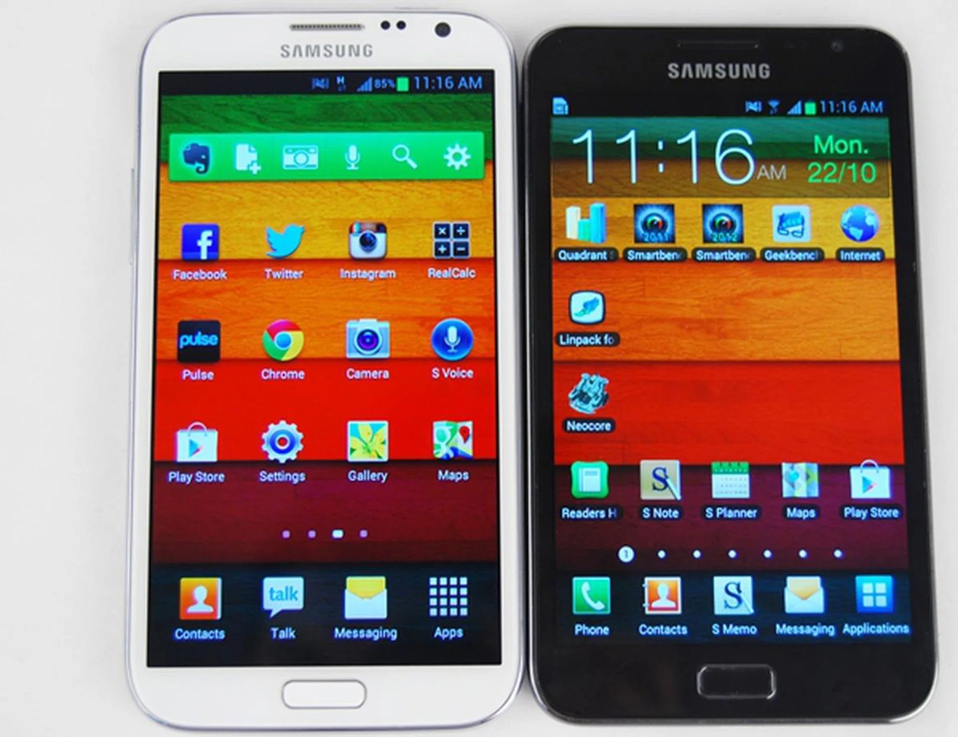  You will be surprised to know that the Samsung Galaxy Note II (left) is actually about 5mm taller, 1mm narrower and 0.25mm thinner than its predecessor (right).