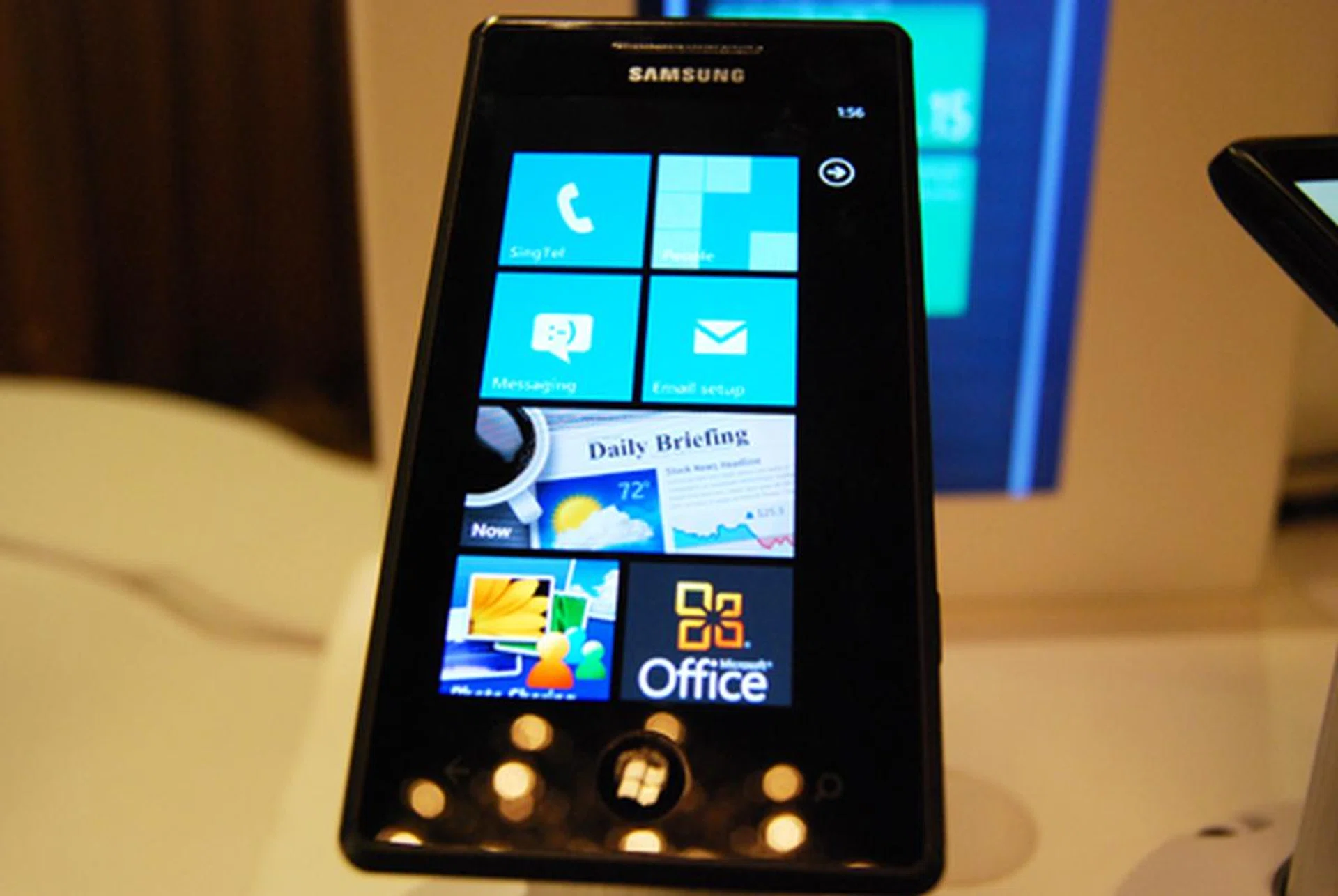 Omnia's differentiating point is pretty obvious: the device was the only one with a 4-0-inch Super AMOLED screen amongst the WP7 smartphones released today.