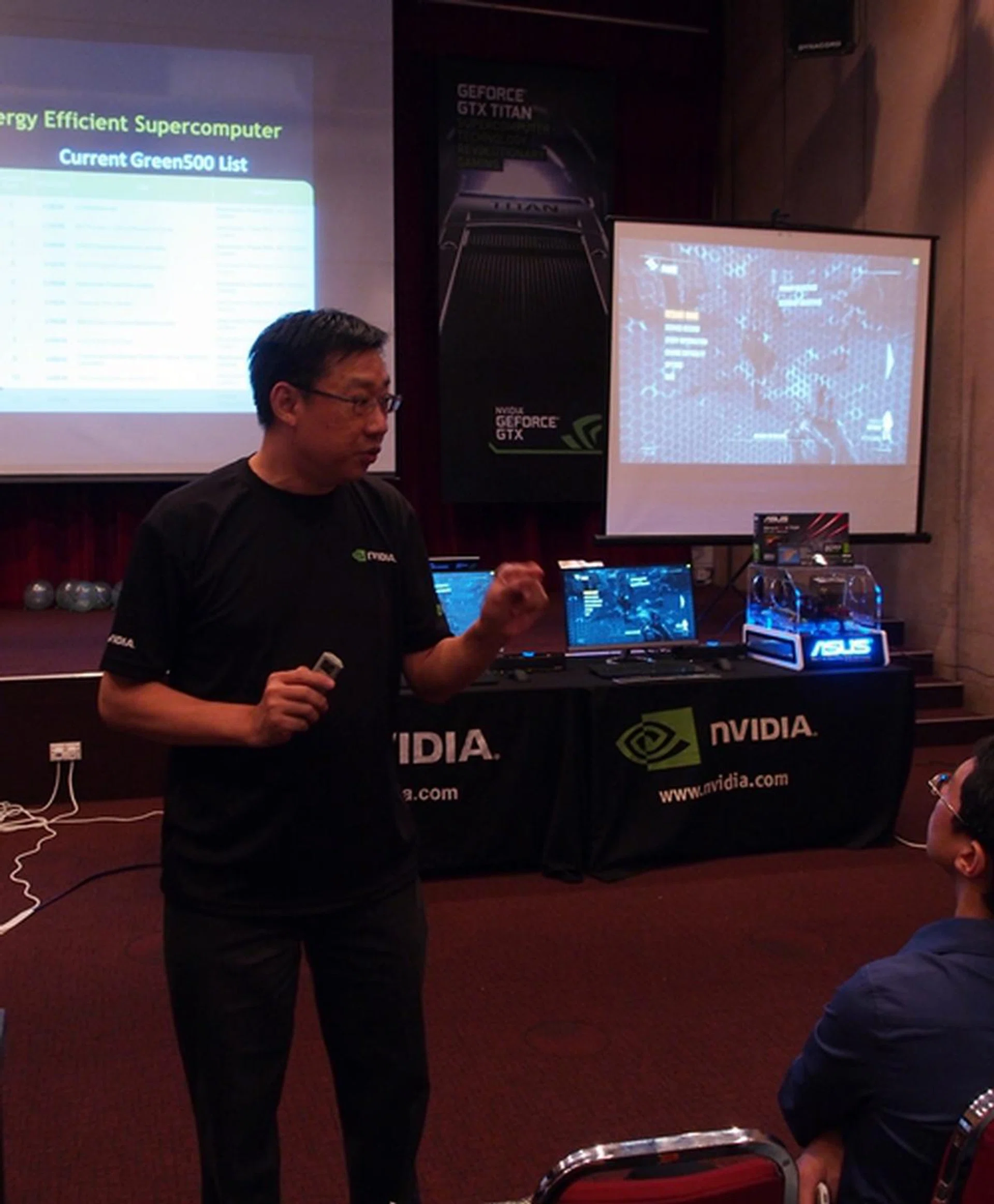 Mr. Yeo from NVIDIA explaining the technical details of the GTX Titan.