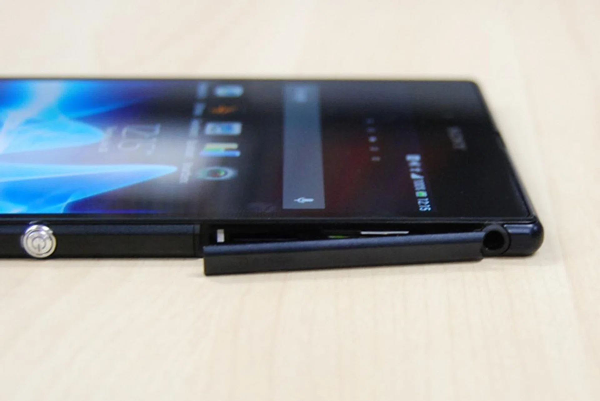 The 3.5mm audio output jack may be exposed, but Sony assures that it is waterproof. The microSD, micro-SIM slots and micro-USB port are all covered.